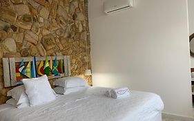 Almas Gêmeas suíte com cozinha praia da Ribeira